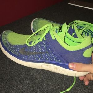 NIKE FREE 4.0 FLYKNIT